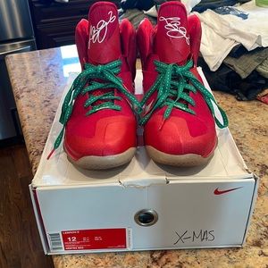 LEBRON 9 - CHRISTMAS